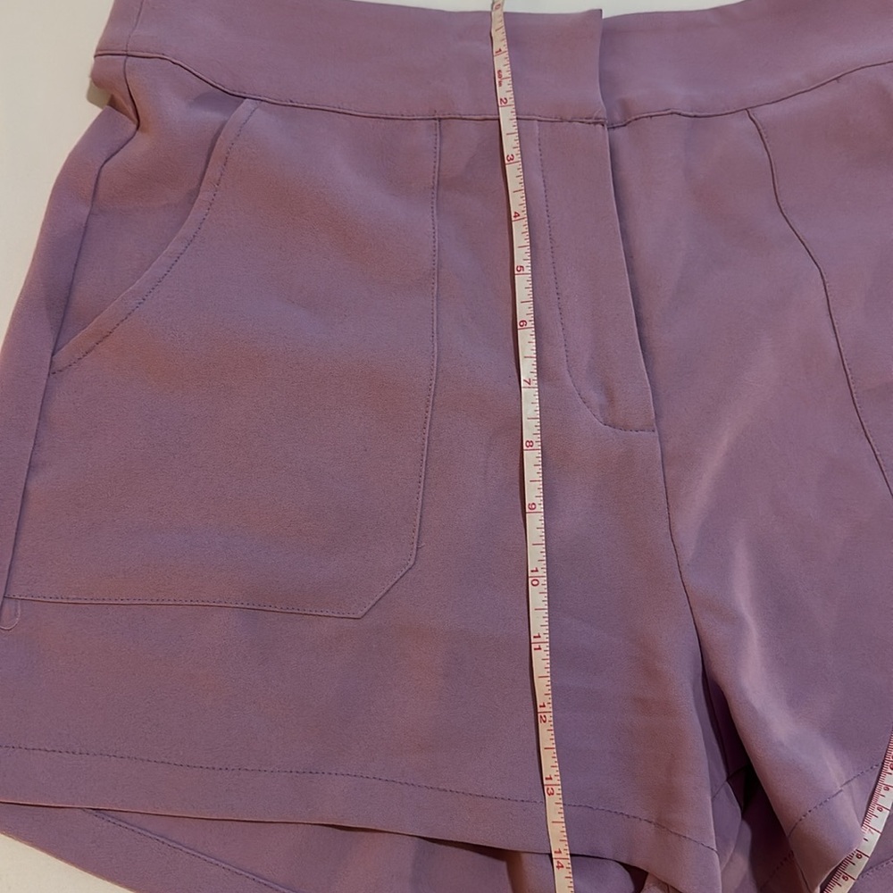 NWOT TCEC Boutique Purple Flowy Shorts in Lilac Size M - Picture 3 of 7